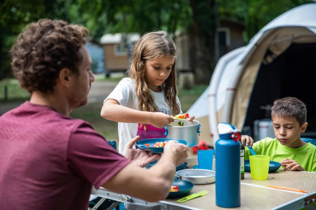 FOLDING CAMPING TABLE - 4 PEOPLE